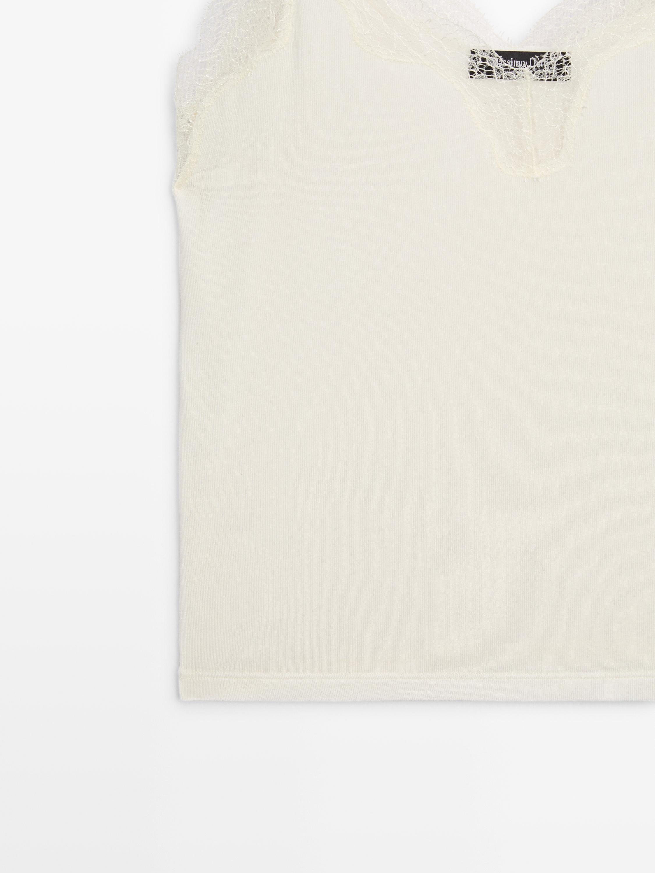 Top nuisette avec dentelle